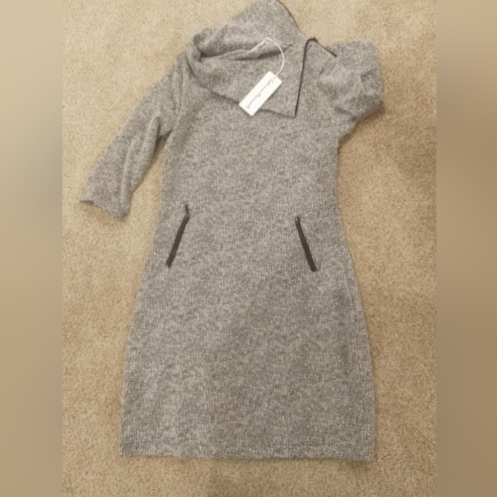 Sabrina Diamanti black & white dress with sleeves